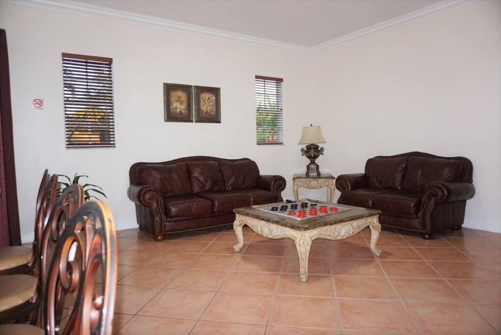 New Luxury Vacation Dream Rental- Sleeps 15! Маямі Екстер'єр фото