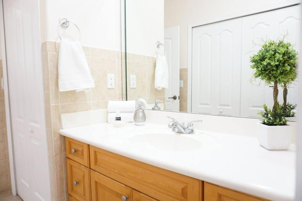 New Luxury Vacation Dream Rental- Sleeps 15! Маямі Екстер'єр фото