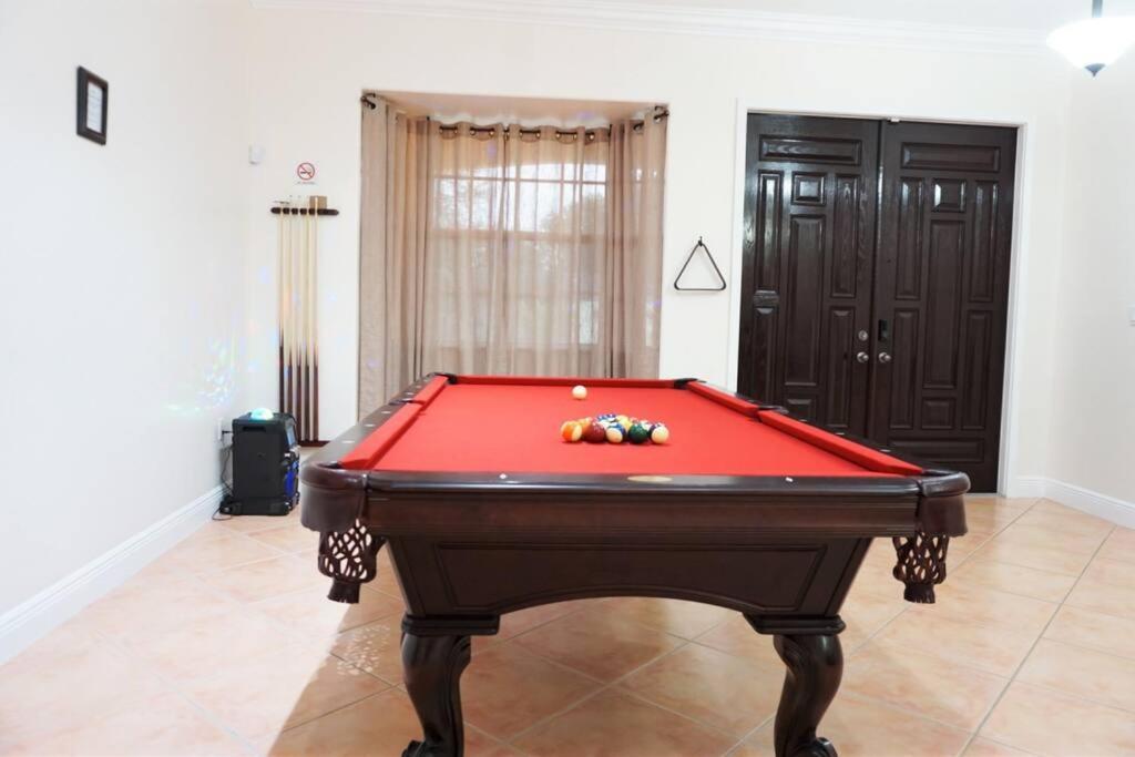New Luxury Vacation Dream Rental- Sleeps 15! Маямі Екстер'єр фото