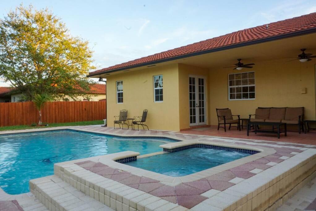 New Luxury Vacation Dream Rental- Sleeps 15! Маямі Екстер'єр фото
