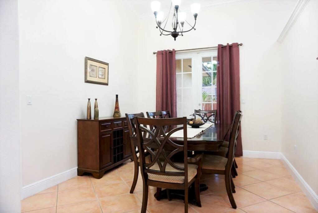 New Luxury Vacation Dream Rental- Sleeps 15! Маямі Екстер'єр фото