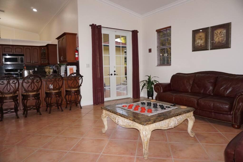 New Luxury Vacation Dream Rental- Sleeps 15! Маямі Екстер'єр фото